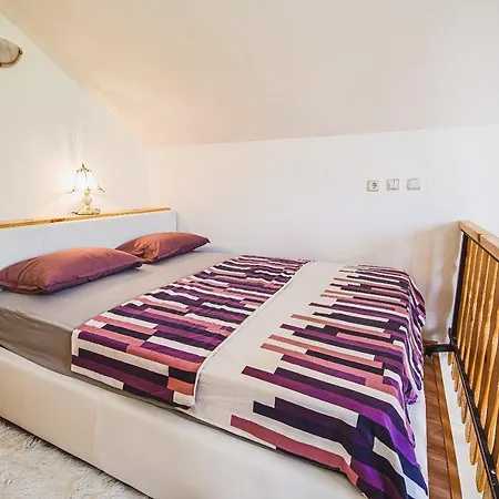 Hébergement de vacances Vesna With Sauna