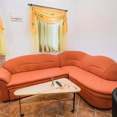 Vesna With Sauna Hébergement de vacances